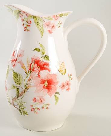 Lyanna Red 96 Oz Pitcher