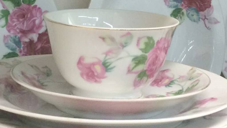 AGX6 Footed Cup & Saucer Set