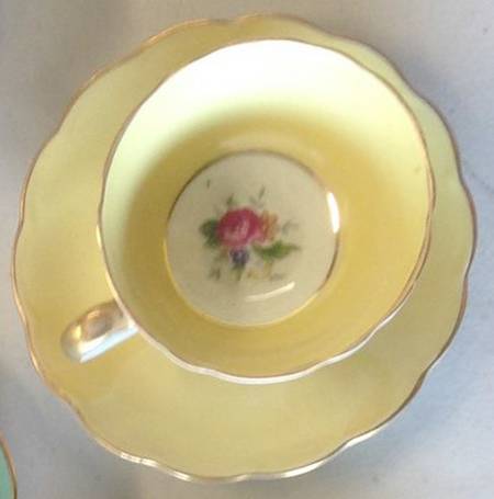 7011 Footed Cup & Saucer Set