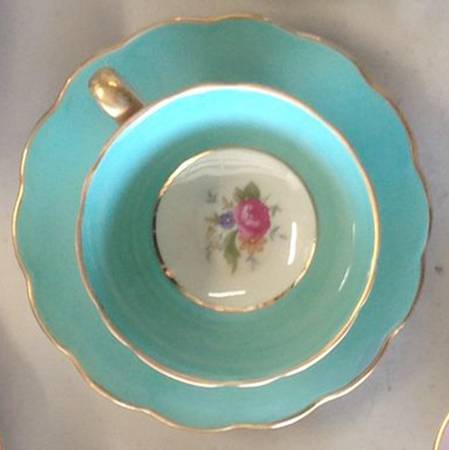 7011 Footed Cup & Saucer Set
