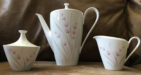 Manuela Coffee Pot & Lid