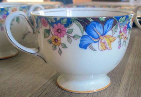 B3914 Footed Cup