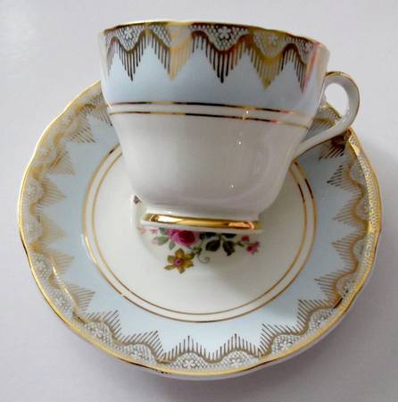 AYN311 Footed Cup & Saucer Set