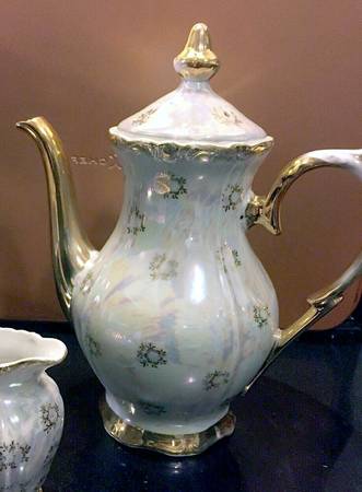 Regal Coffee Pot & Lid