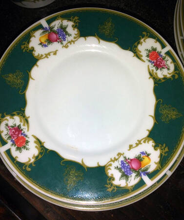 Royalty Dinner Plate