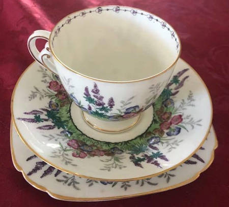 Hedgerow Green Footed Cup & Saucer Set