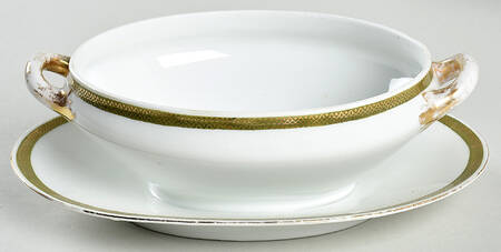 ADH38 Gravy Boat w/Attached Underplate No Lid