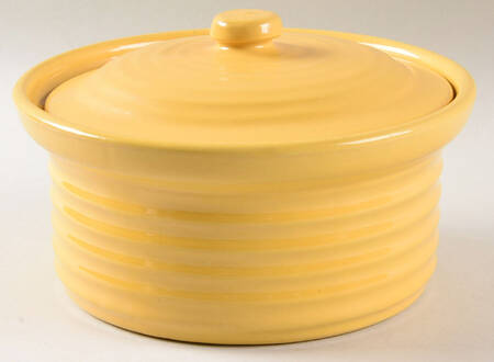 Ring Yellow (Older, Circa 1940) 2 Qt Round Covered Casserole