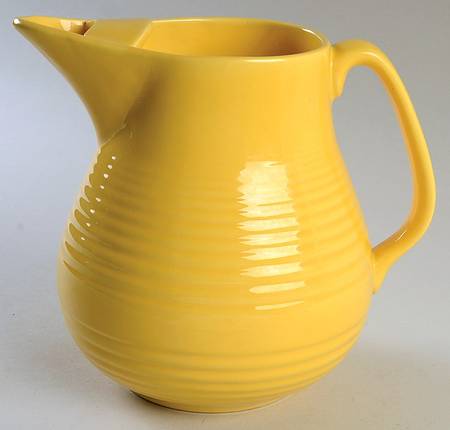 Ring Yellow (Older, Circa 1940) 48 Oz Ice Lip Pitcher