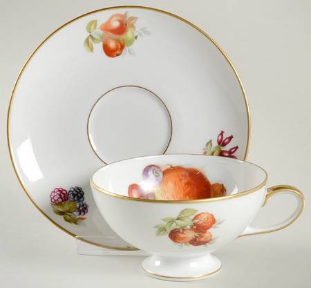 BAR1 Footed Cup & Saucer Set