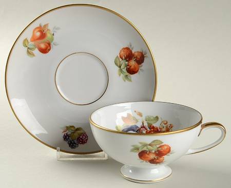 BAR1 Footed Cup & Saucer Set