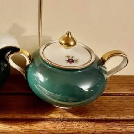 A907 Sugar Bowl & Lid