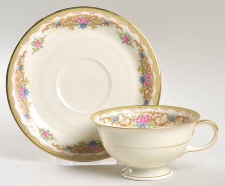 Beverly Footed Cup & Saucer Set
