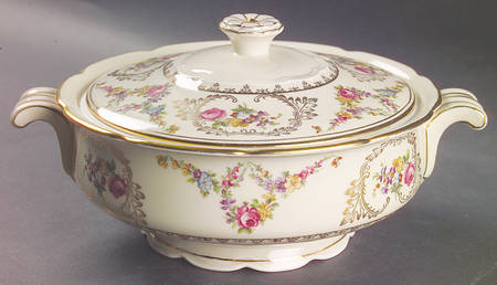 Caprice Round Covered Vegetable