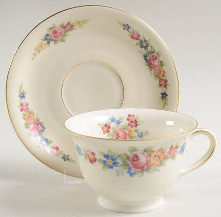 Carmen Footed Cup & Saucer Set