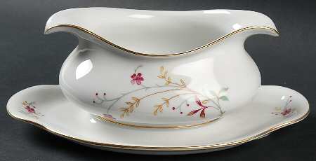 Clarice Gravy Boat with Attached Underplate