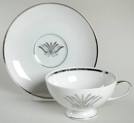 Debut Footed Cup & Saucer Set