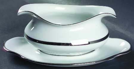 Diana Gravy Boat with Attached Underplate
