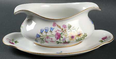 Elena Gravy Boat with Attached Underplate