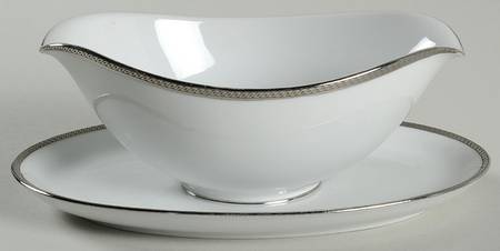 Halo Gravy Boat with Attached Underplate