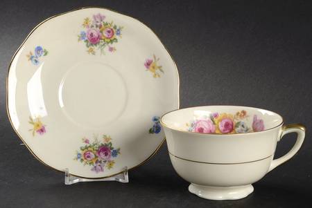 Le Bouquet Footed Cup & Saucer Set