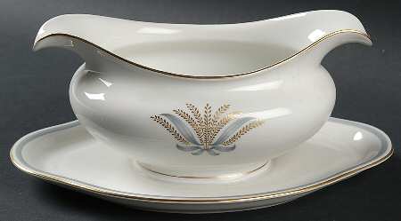 Loraine Gravy Boat with Attached Underplate