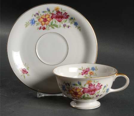 Lorna Footed Cup & Saucer Set