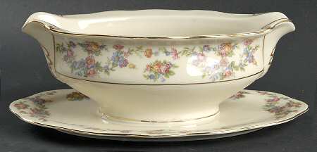 Lorraine Gravy Boat with Attached Underplate