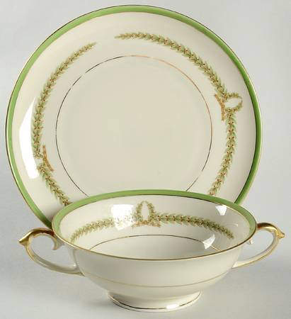Lyric (Green Design, Off White) Footed Cream Soup Bowl & Saucer Set