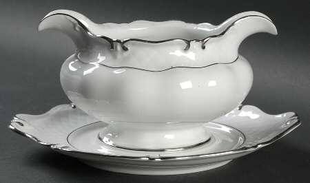 Manor Gravy Boat with Attached Underplate