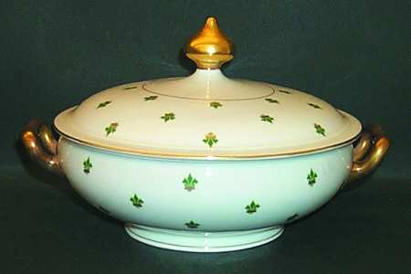 Nanette (Gold Verge) Round Covered Vegetable