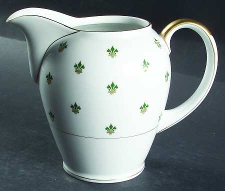 Nanette (Gold Verge) 32 Oz Pitcher