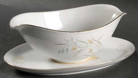 Pandora Gravy Boat with Attached Underplate