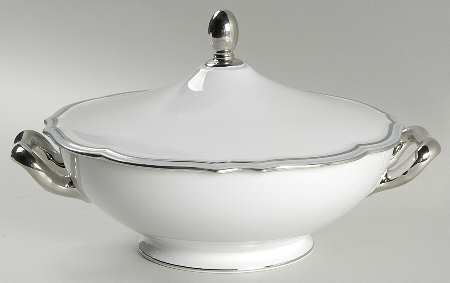 Patrician Round Covered Vegetable