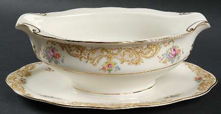 Priscilla Gravy Boat with Attached Underplate