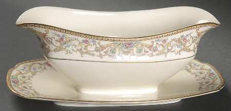 Romance Gravy Boat with Attached Underplate