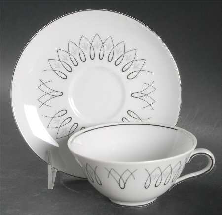 Rondo Flat Cup & Saucer Set