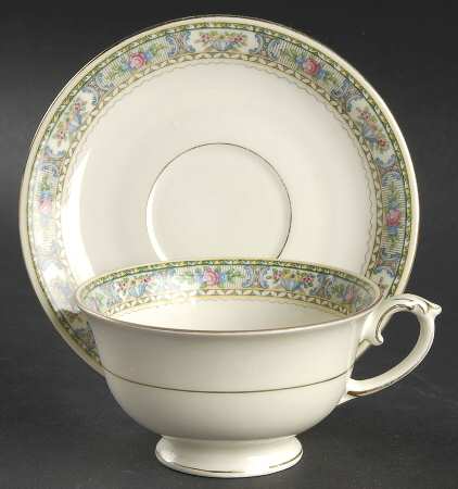 Sonia Footed Cup & Saucer Set