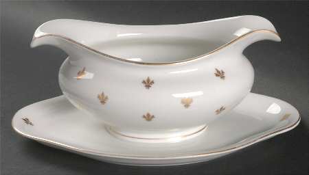 Suzette Gravy Boat with Attached Underplate