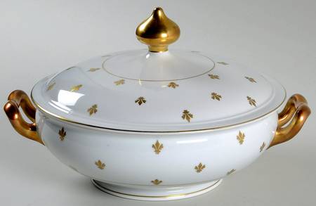 Suzette Round Covered Vegetable