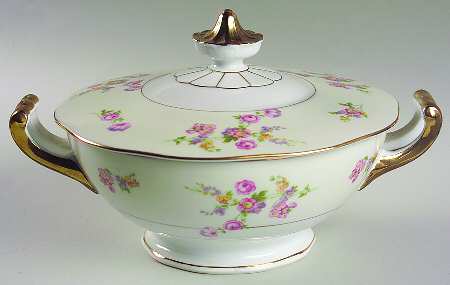 Sylvia Round Covered Vegetable