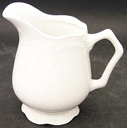 Versaille Creamer