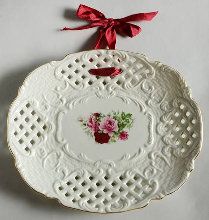 Victorian Rose 9" Pierced Sandwich Tray
