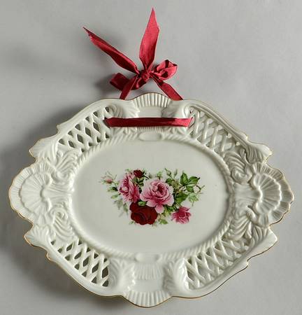 Victorian Rose 10" Pierced Oblong Tray