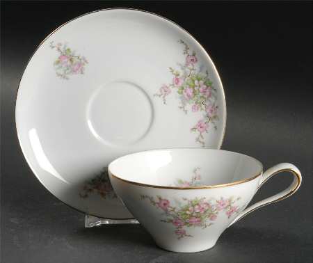 BAV4 Flat Cup & Saucer Set