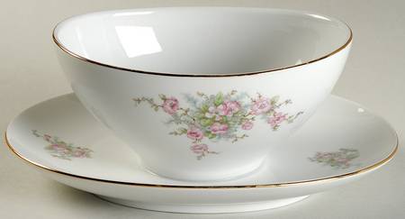BAV4 Gravy Boat with Attached Underplate