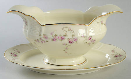 2189 Gravy Boat with Attached Underplate