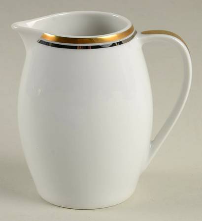 Royal Tiara Creamer