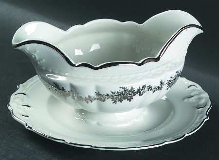 Corsage Gravy Boat with Attached Underplate