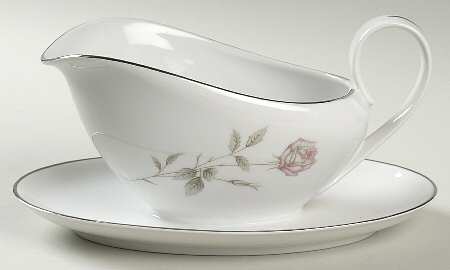 Rosemont Gravy Boat with Attached Underplate